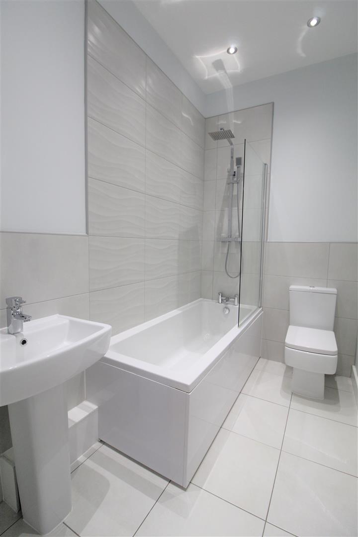 1 Bedroom Apartment To Rent image 6